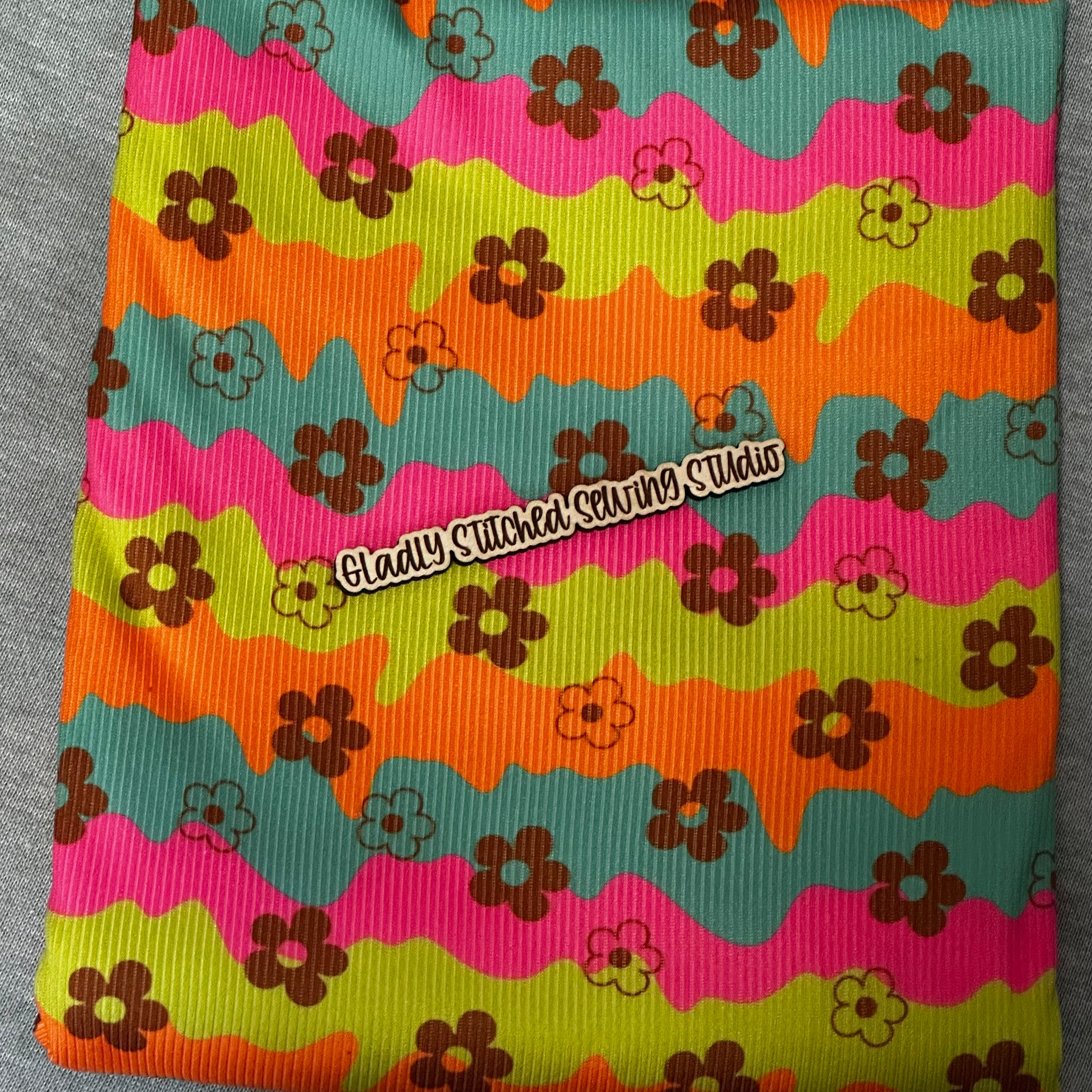 Wavy Floral Ribbed